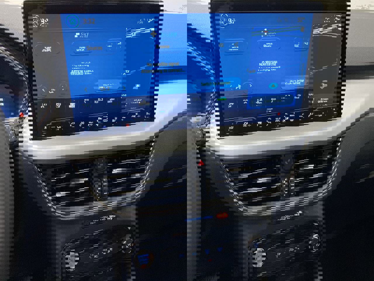 New 2024 Ford Escape SE w/ PHEV Premium Package image 17