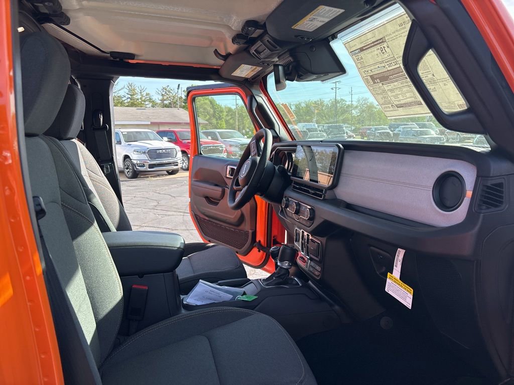 New 2025 Jeep Gladiator Willys AWD/4WD image 10