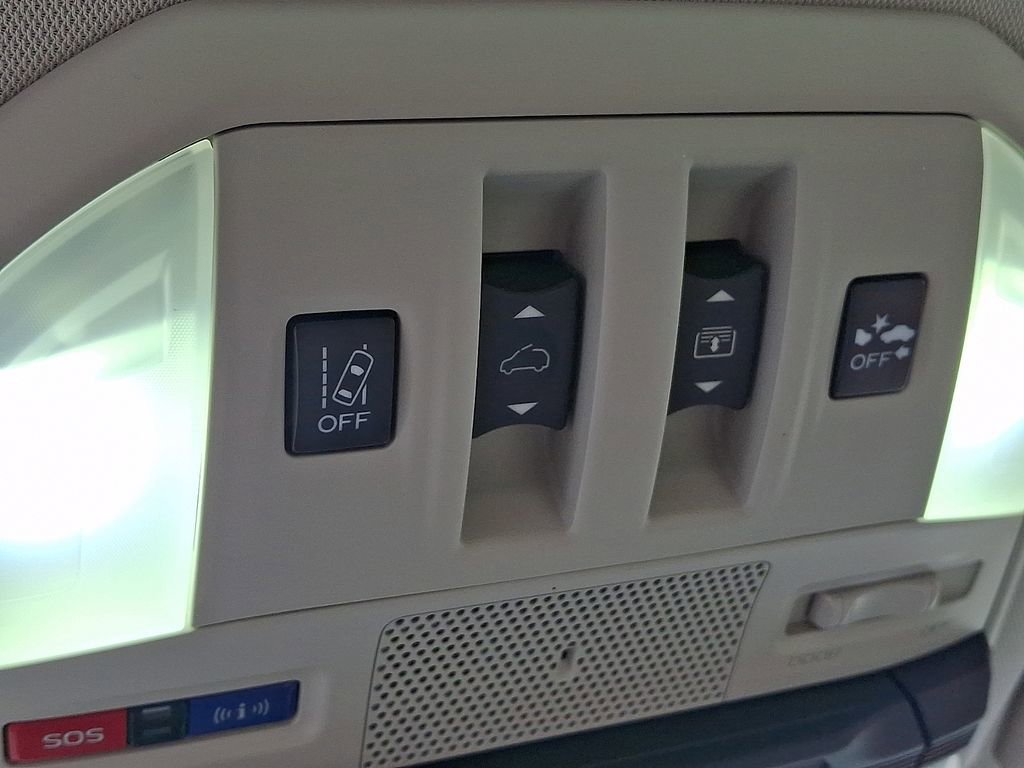 Used 2021 Subaru Ascent Limited w/ Technology Package image 32