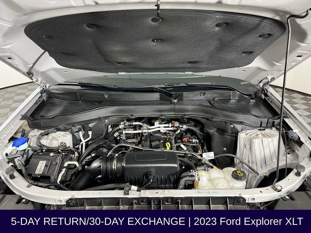 Used 2023 Ford Explorer XLT image 35