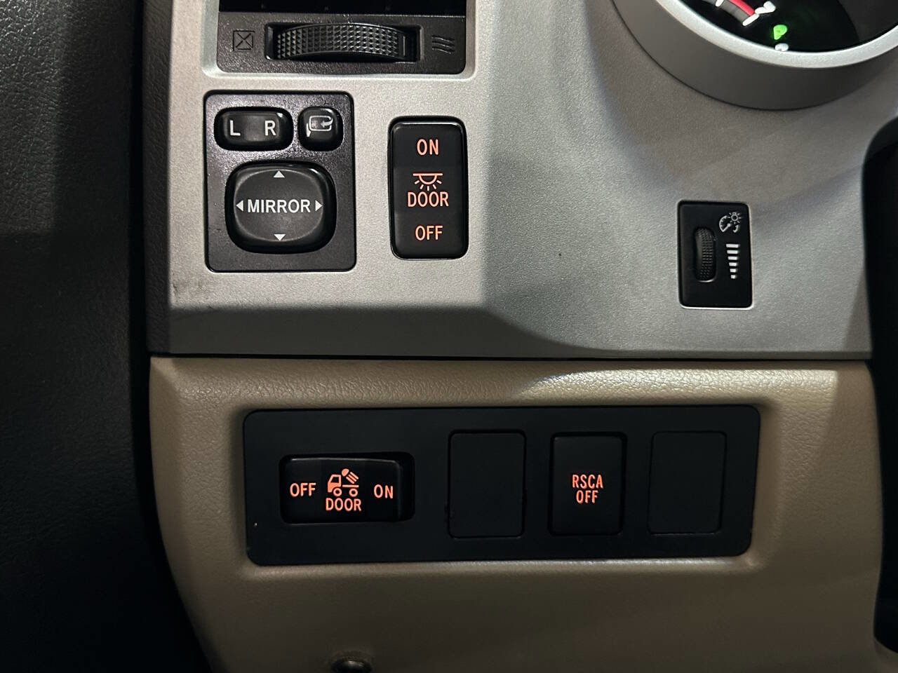 Used 2007 Toyota Tundra Limited image 25