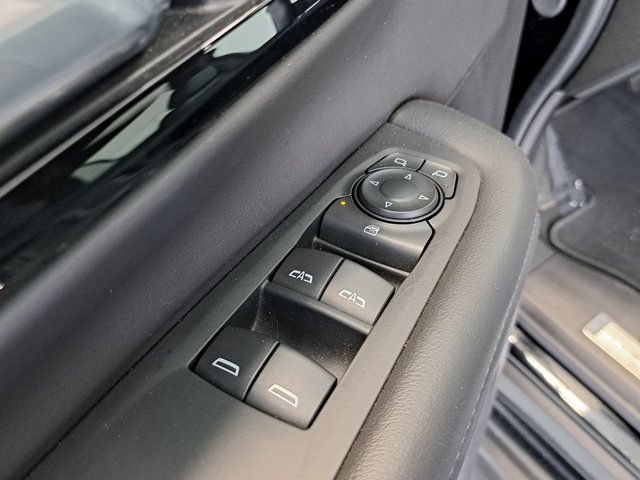 Used 2025 Chevrolet Tahoe LT AWD/4WD image 23