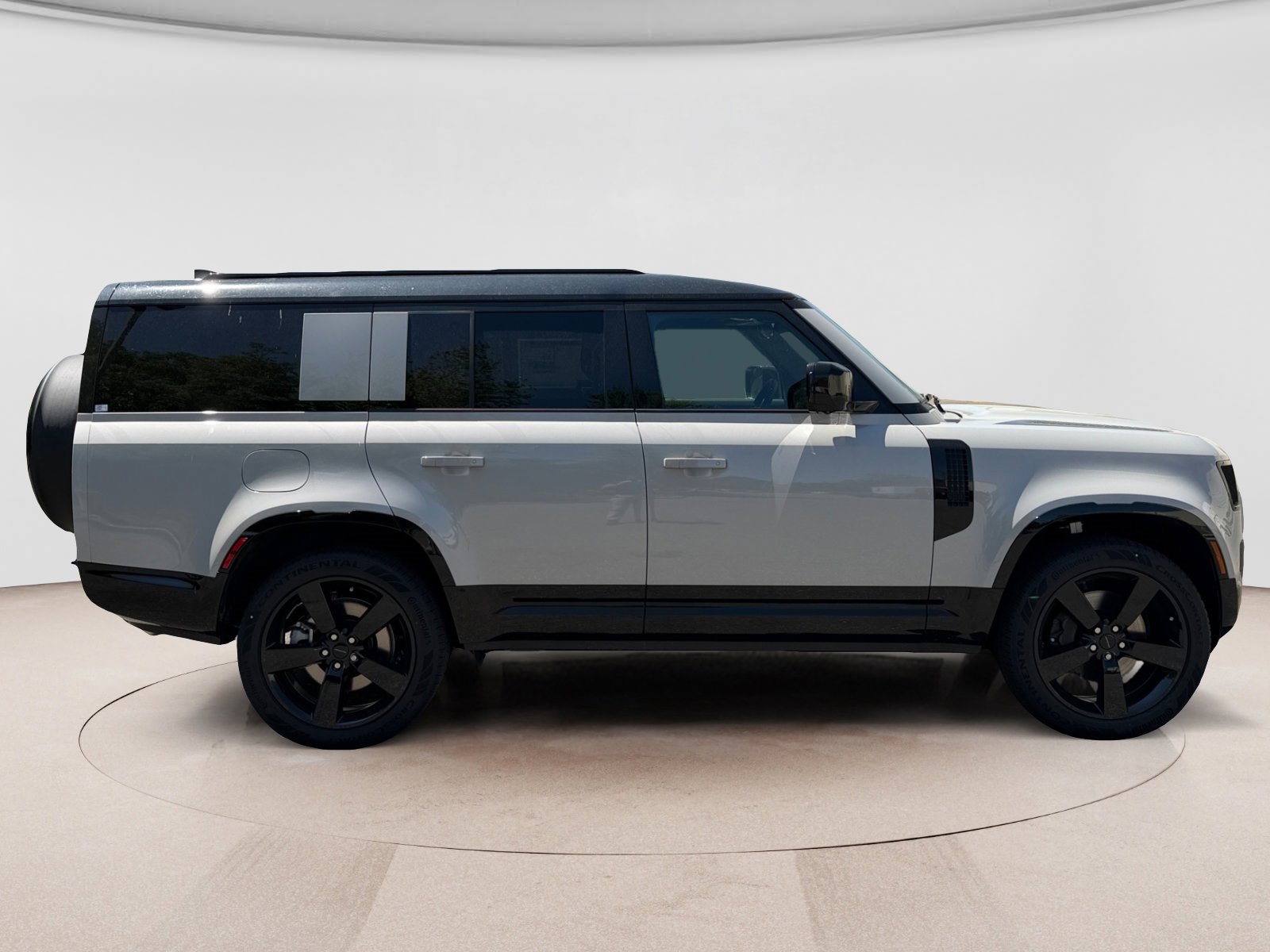 New 2026 Land Rover Defender 130 X-Dynamic SE AWD/4WD image 6
