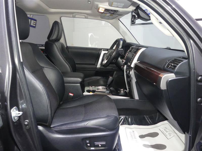 Used 2020 Toyota 4Runner Limited AWD/4WD image 22