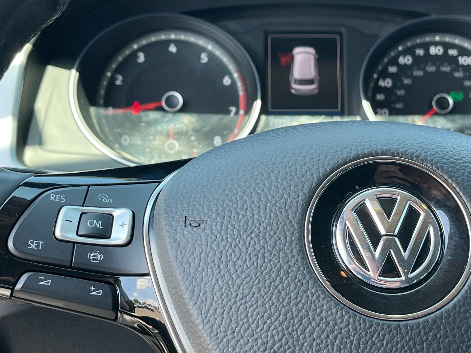 Used 2019 Volkswagen Atlas SE FWD image 19