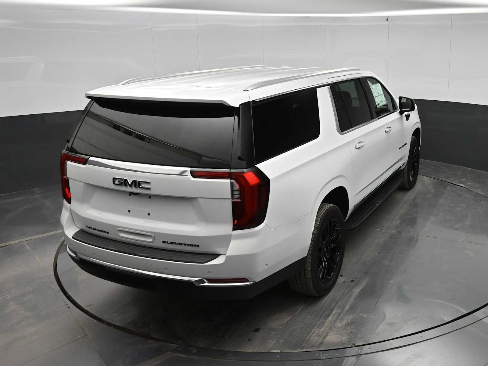 New 2026 GMC Yukon XL Elevation w/ LPO, Elevation Black Package AWD/4WD image 28