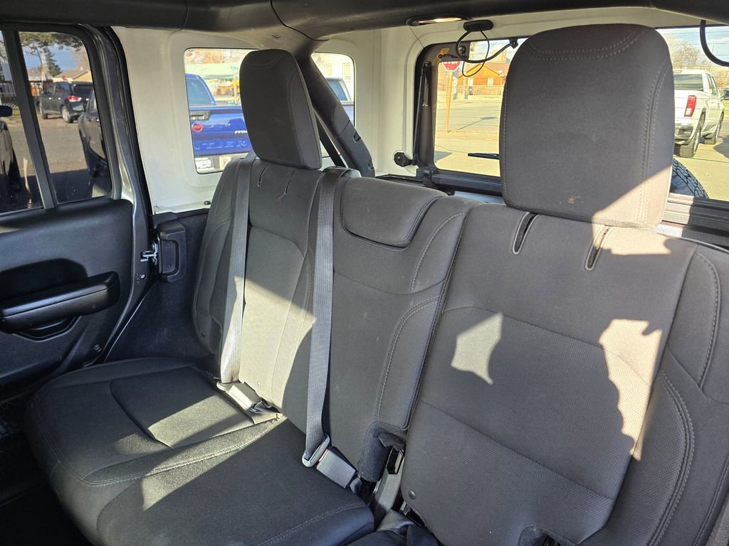 Used 2018 Jeep Wrangler Unlimited Sport image 19