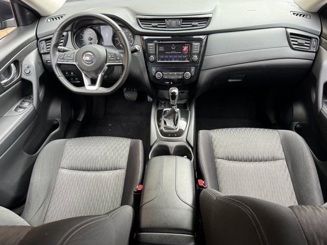 Used 2019 Nissan Rogue SV w/ Premium Package FWD image 12