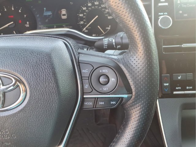 Used 2021 Toyota Avalon XLE AWD/4WD image 17