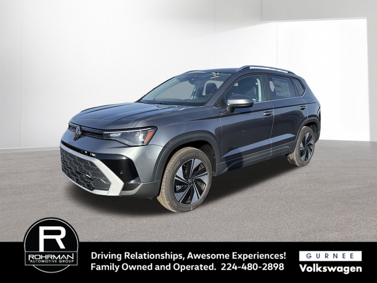 New 2026 Volkswagen Taos SE image 1