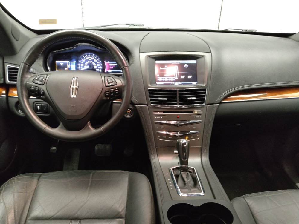 Used 2015 Lincoln MKT AWD image 22