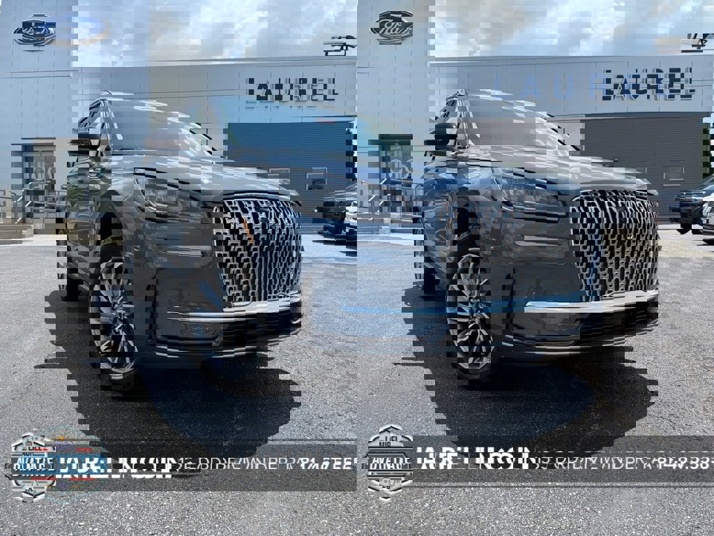 New 2025 Lincoln Corsair AWD w/ Equipment Group 101A image 1