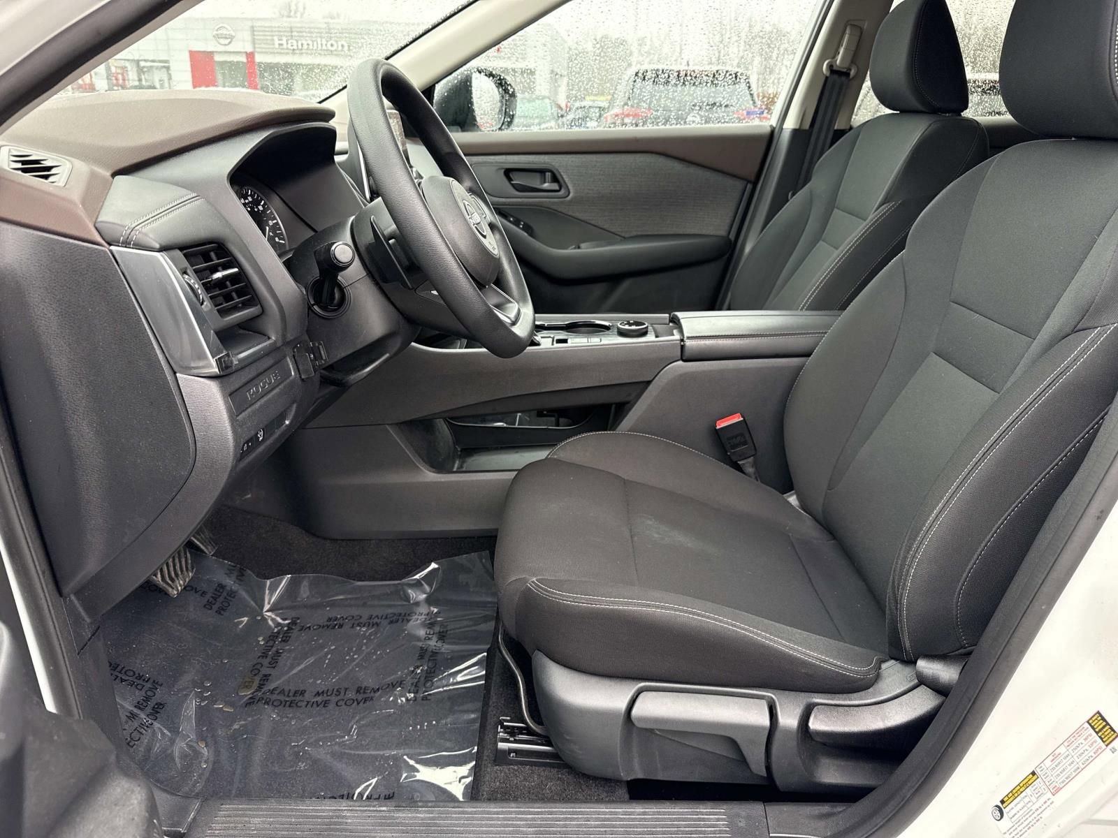 Used 2023 Nissan Rogue S image 29