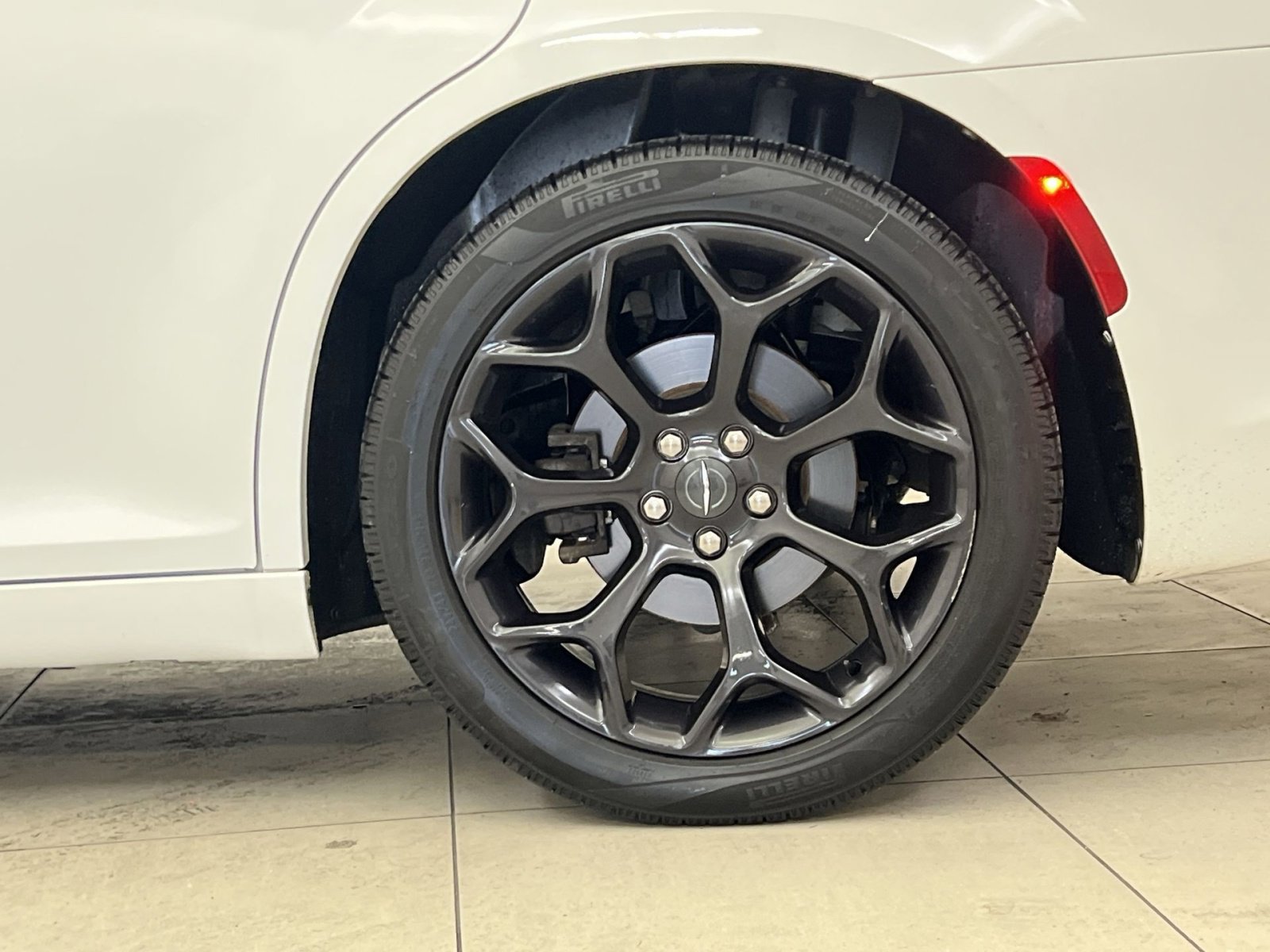 Used 2019 Chrysler 300 S w/ 300S Premium Group image 10