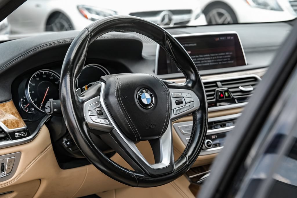 Used 2019 BMW 750i xDrive w/ M Sport Package AWD/4WD image 15
