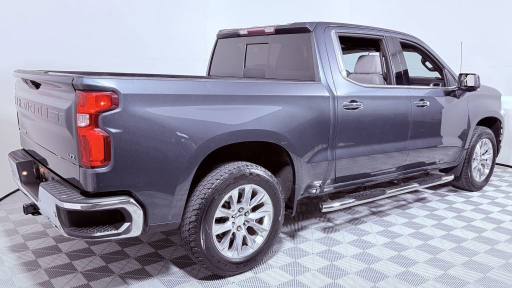 Used 2020 Chevrolet Silverado 1500 LTZ AWD/4WD image 3