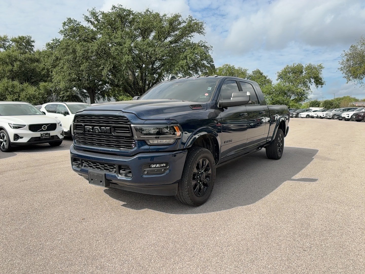 Used 2022 RAM 2500 Limited AWD/4WD image 2