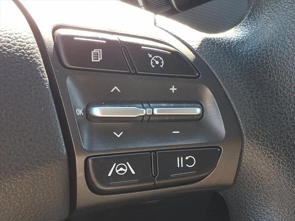 Used 2023 Hyundai Kona SEL AWD/4WD image 9