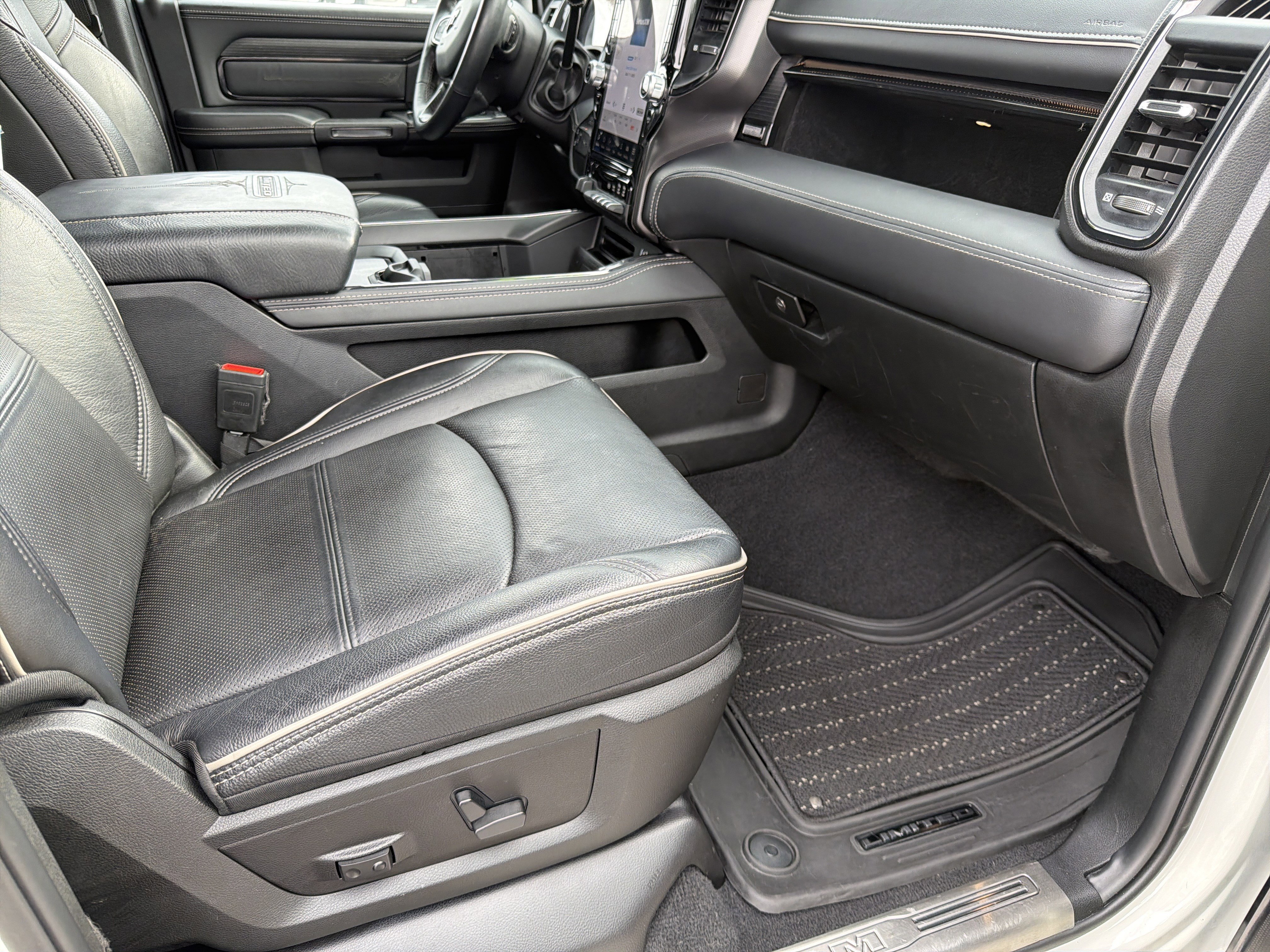 Used 2023 RAM 2500 Limited image 23