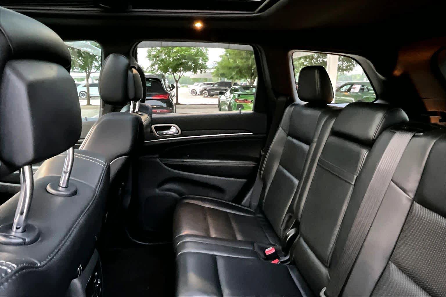 Used 2017 Jeep Grand Cherokee Limited w/ Luxury Group II RWD image 21