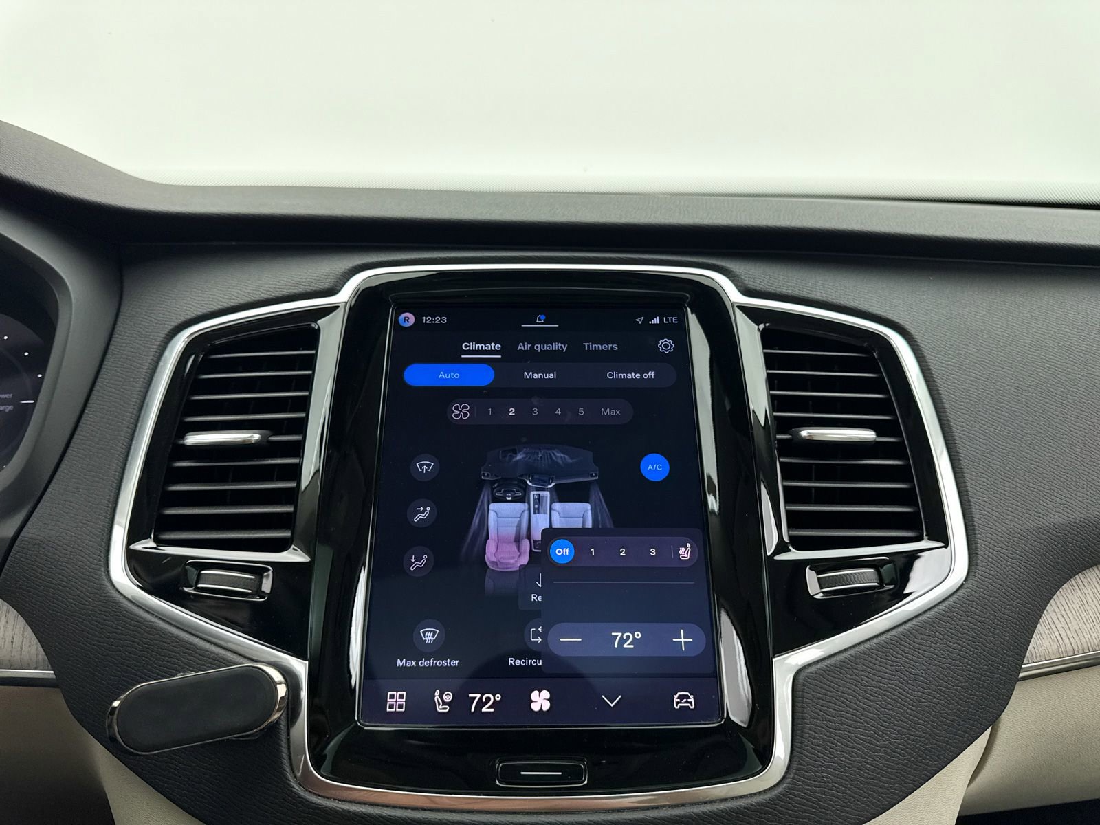 Used 2024 Volvo XC90 T8 Plus w/ Protection Package Premier image 26