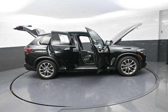 Used 2023 BMW X5 xDrive40i w/ Premium Package AWD/4WD image 37