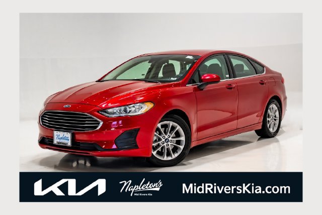 Used 2020 Ford Fusion SE FWD image 1