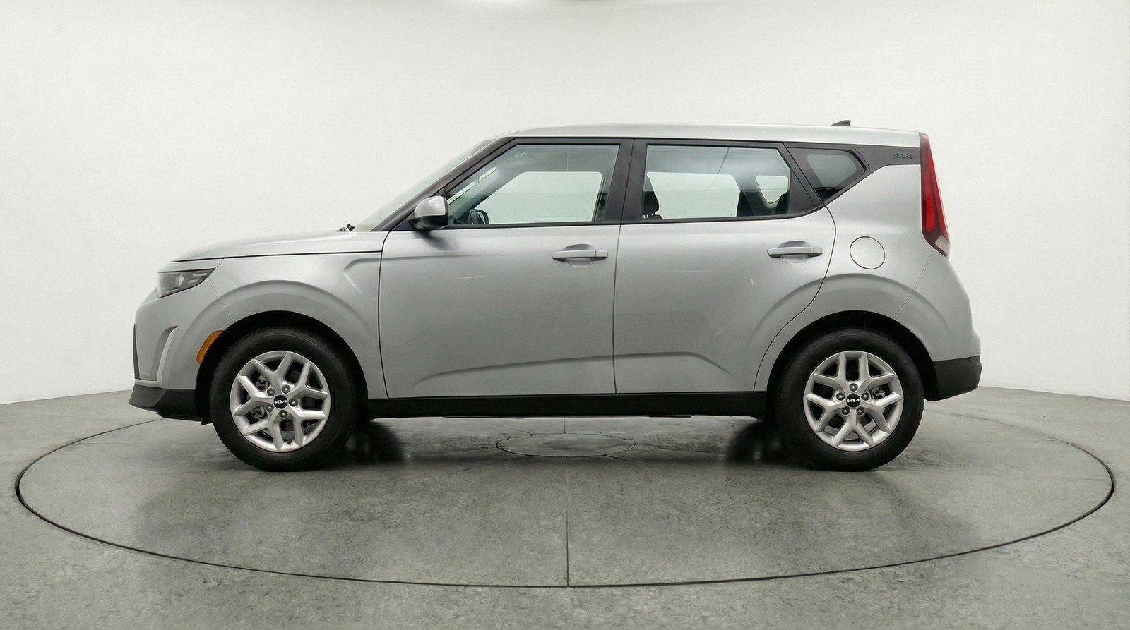 Used 2025 Kia Soul LX w/ LX Technology Package image 5