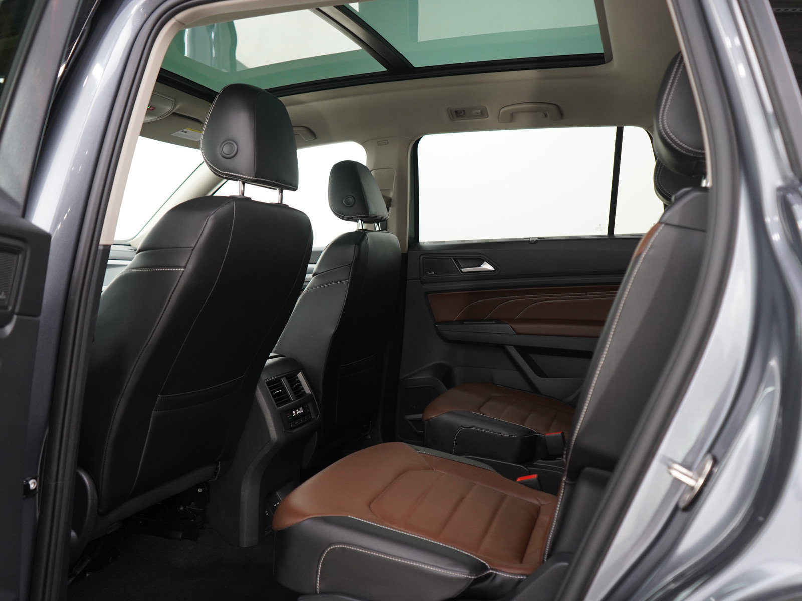 Used 2022 Volkswagen Atlas SEL Premium AWD/4WD image 18