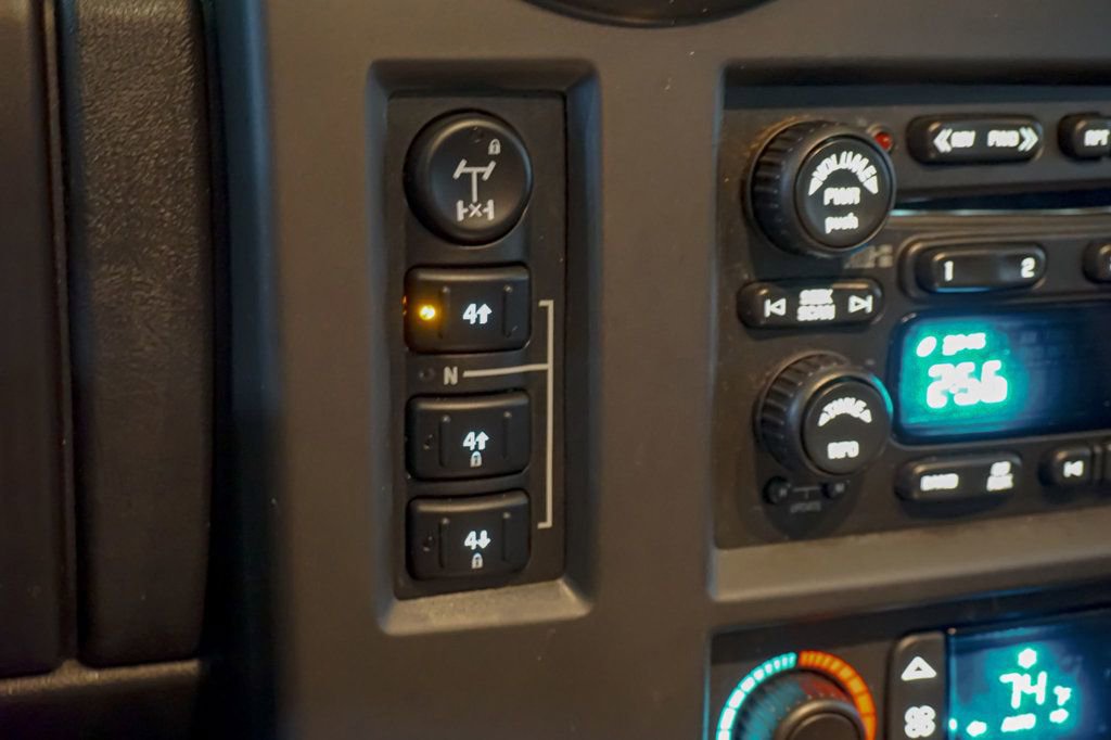 Used 2005 HUMMER H2 w/ Preferred Equipment Group image 24