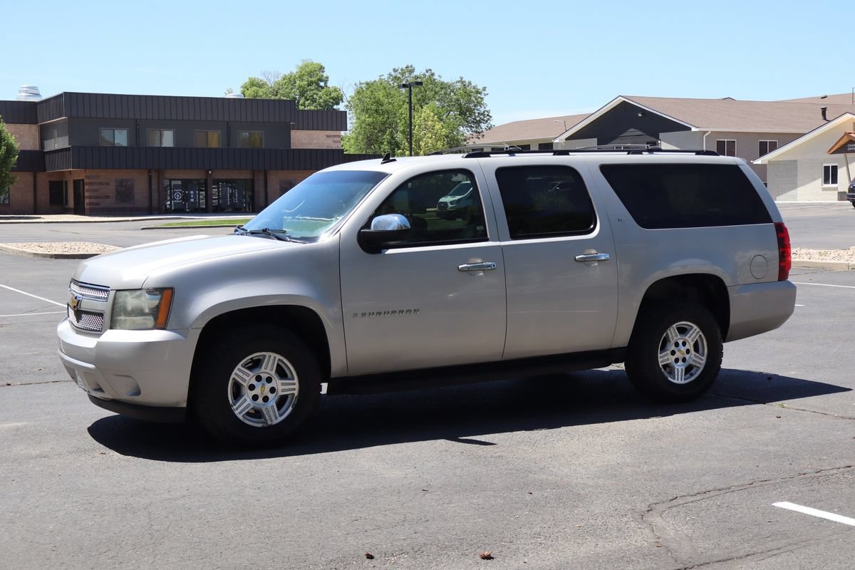 Used 2008 Chevrolet Suburban LT w/ LT Preferred Equipment Group AWD/4WD image 10