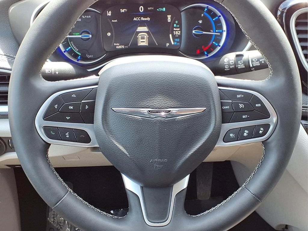 Used 2024 Chrysler Pacifica Limited FWD image 19