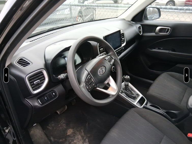 Used 2023 Hyundai Venue SE w/ Cargo Package image 6