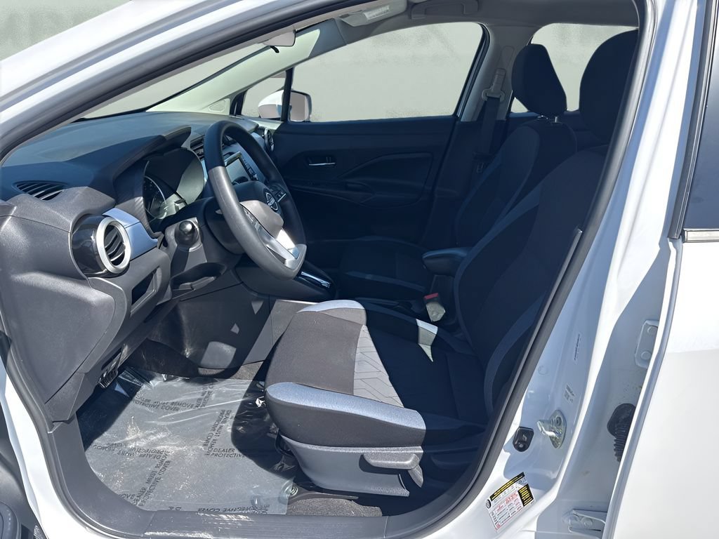 Used 2025 Nissan Versa SV FWD image 9