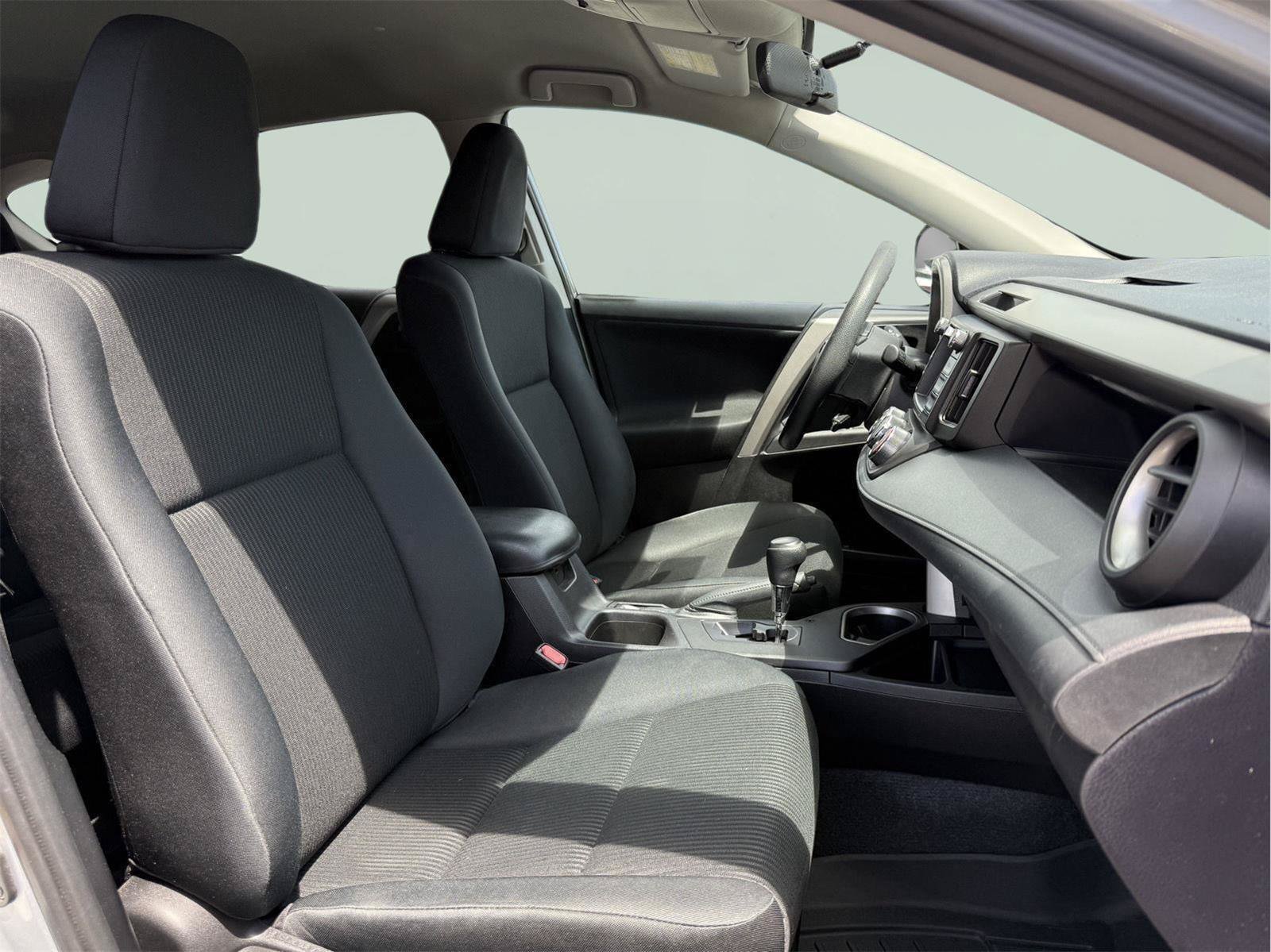Used 2016 Toyota RAV4 LE AWD/4WD image 21