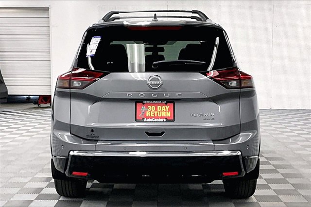 New 2026 Nissan Rogue Platinum image 4
