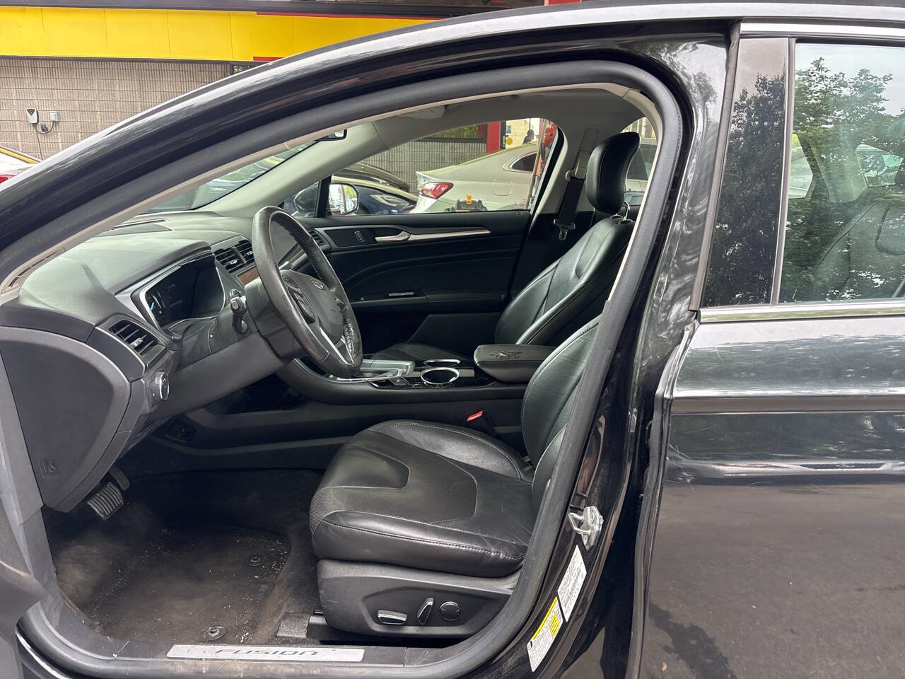 Used 2013 Ford Fusion Titanium w/ Titanium Driver Assist Pkg image 8