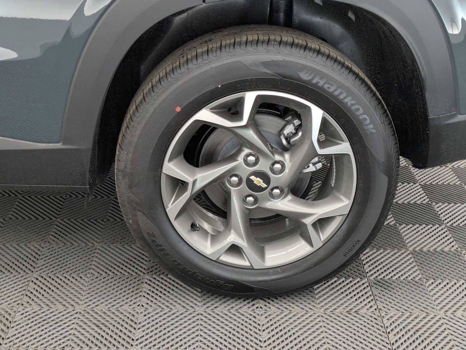 New 2026 Chevrolet Trax LT w/ Driver Confidence Package FWD image 14