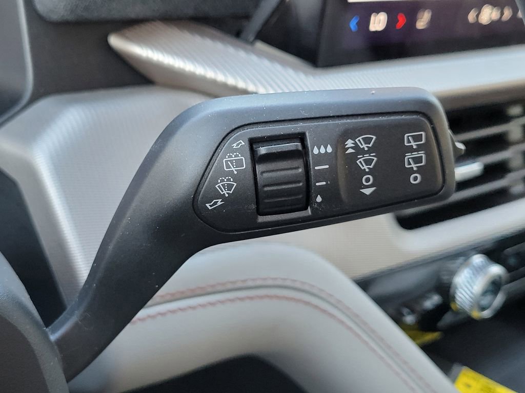 Certified 2025 Ford Explorer Active w/ Active Comfort Package image 32