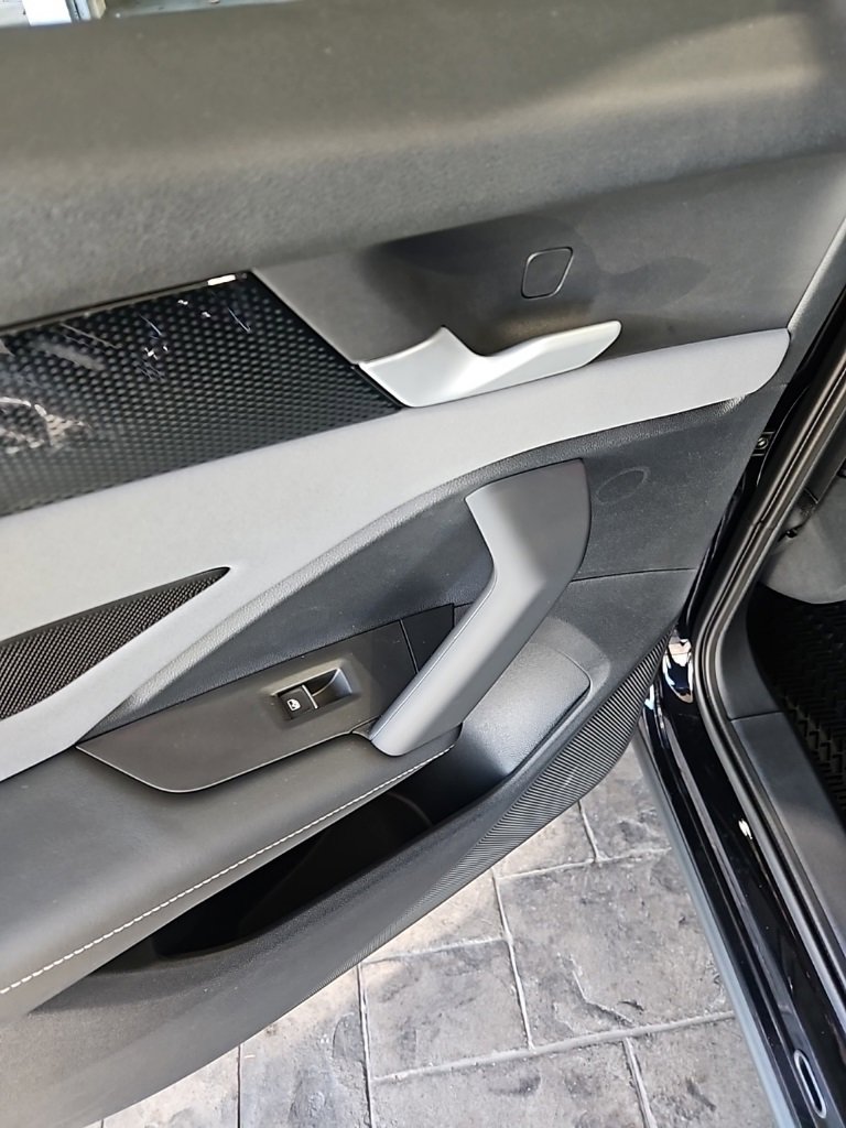 New 2025 Volkswagen Tiguan SE image 22