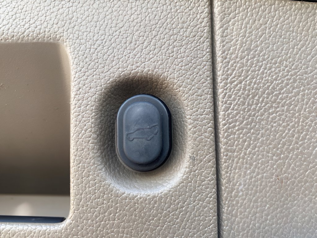 Used 2019 Chevrolet Tahoe LT RWD image 38