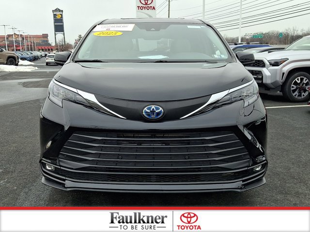 Certified 2025 Toyota Sienna XLE video 2