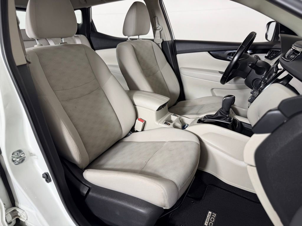 Used 2021 Nissan Rogue Sport SV image 35