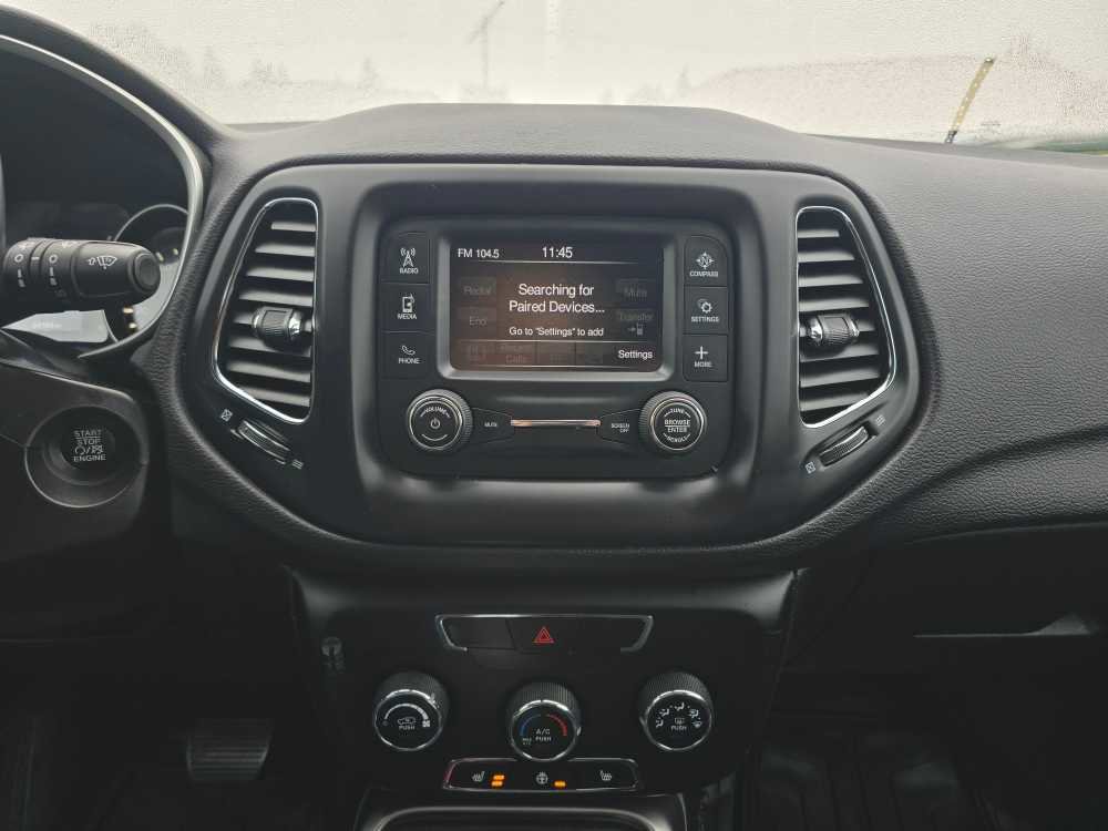 Used 2018 Jeep Compass Latitude w/ Cold Weather Group image 12