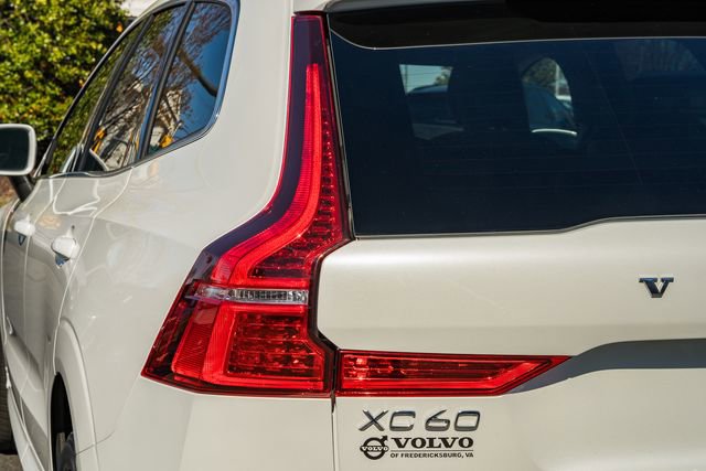 Used 2021 Volvo XC60 T5 Momentum w/ Advanced Package image 7