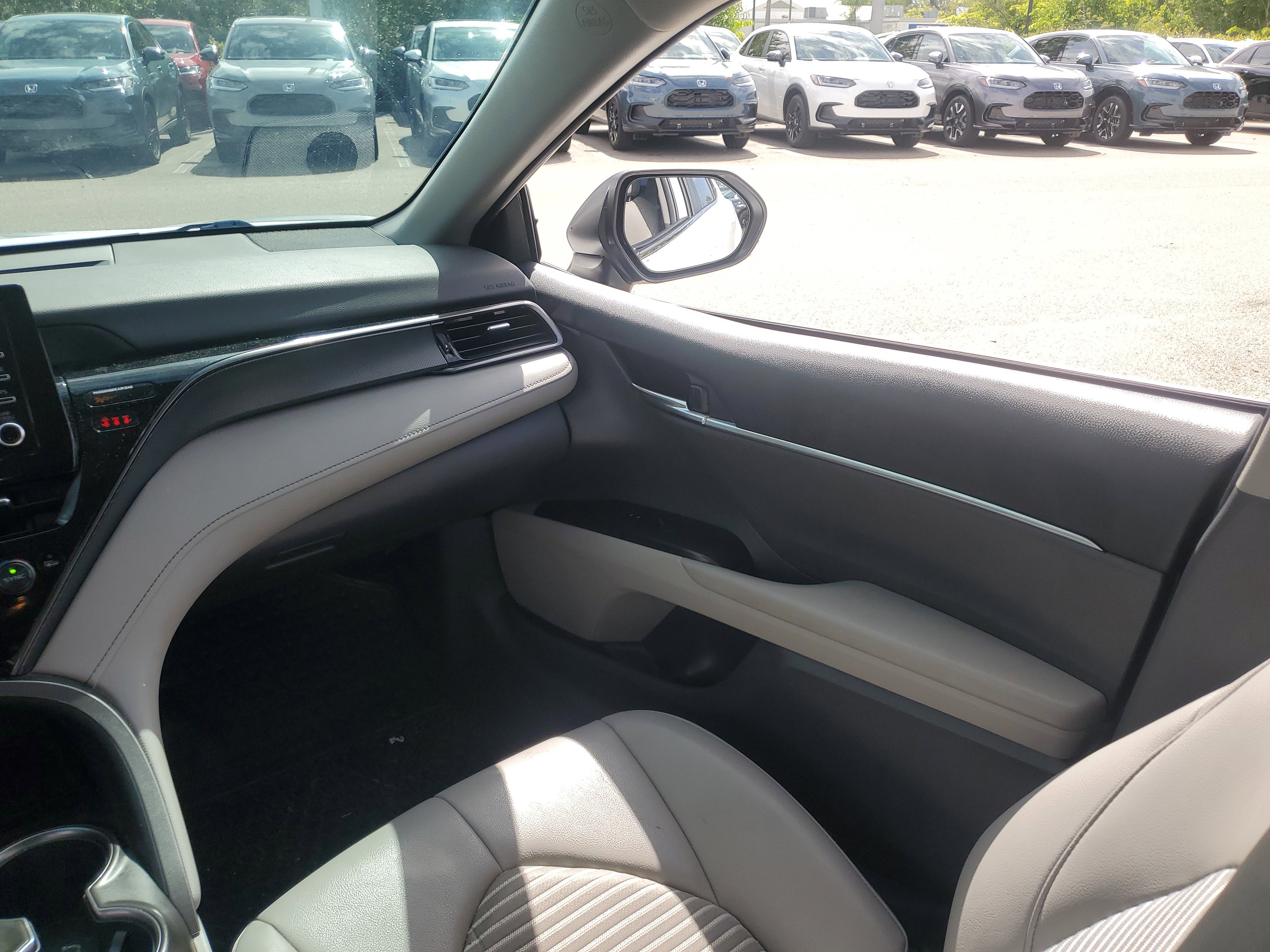 Used 2023 Toyota Camry SE image 19
