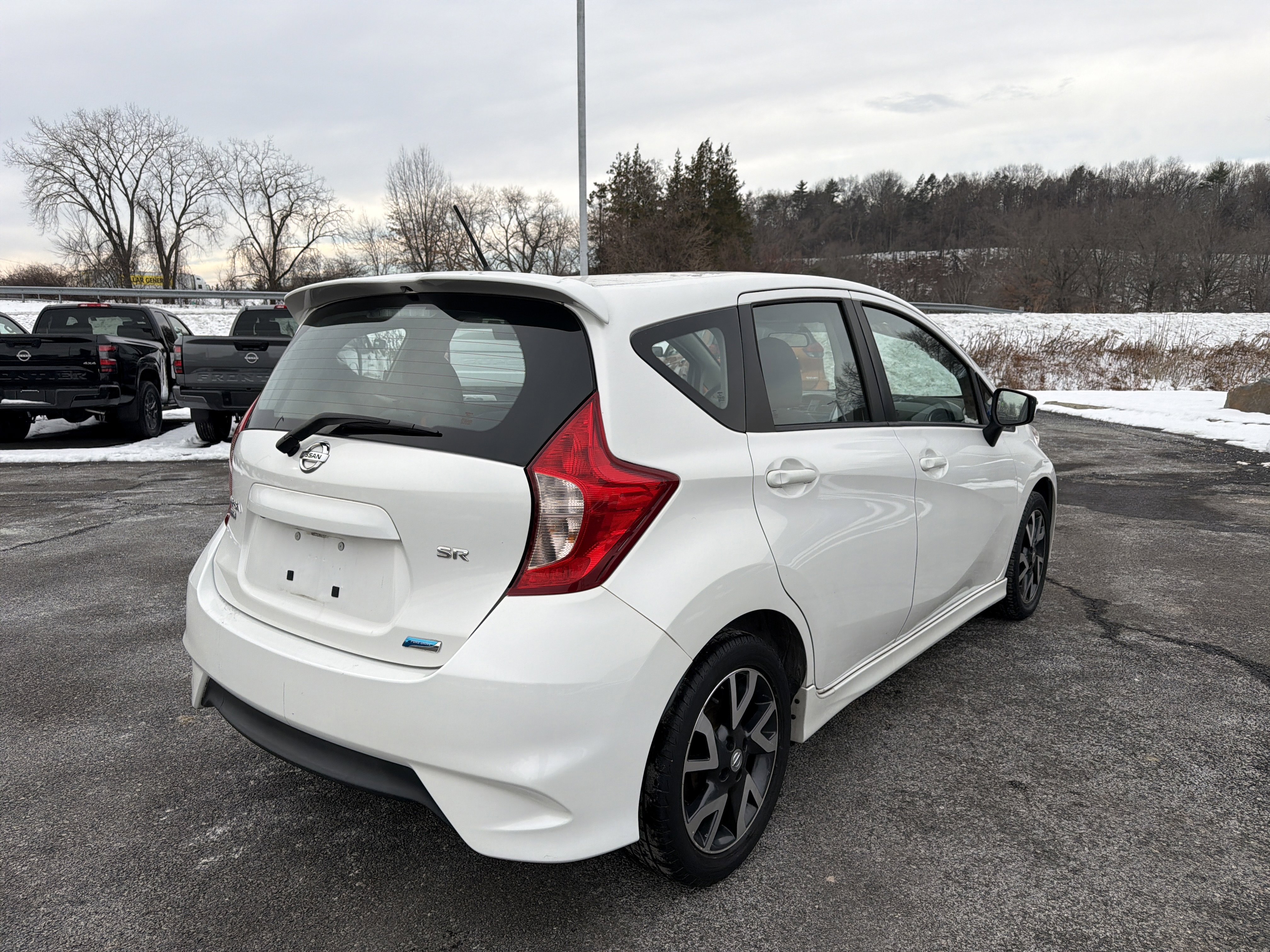 Used 2016 Nissan Versa Note SR image 5