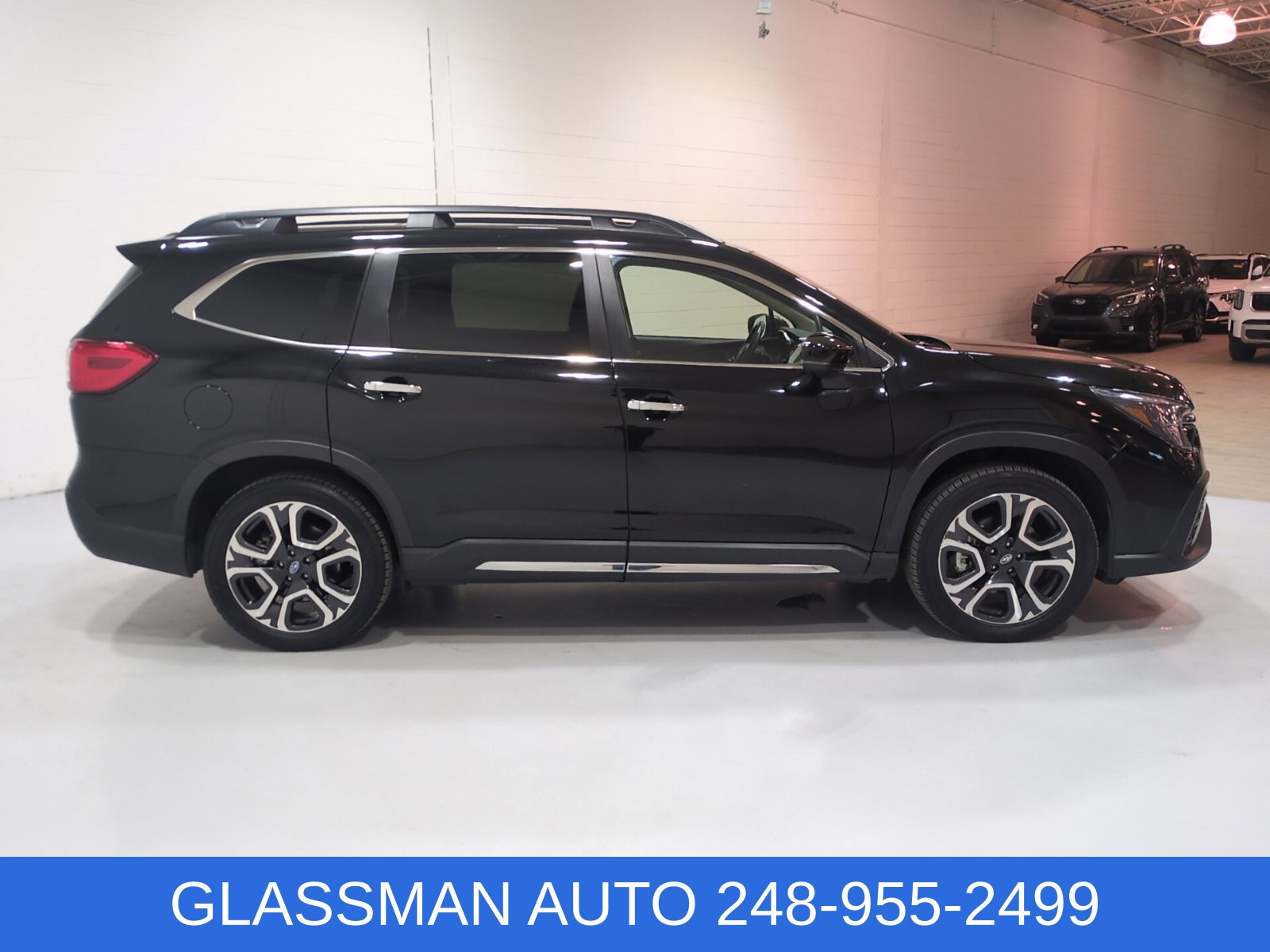 Used 2024 Subaru Ascent Touring AWD/4WD image 2