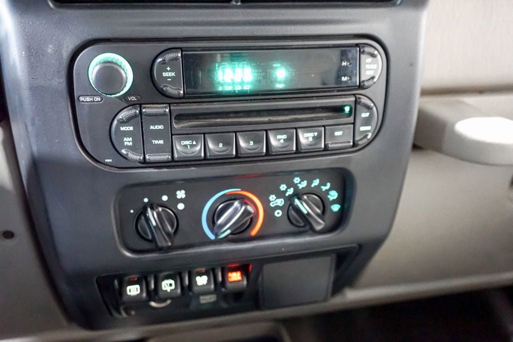 Used 2006 Jeep Wrangler Unlimited Rubicon w/ Security Group AWD/4WD image 12