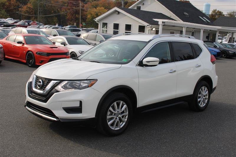 Used 2017 Nissan Rogue SV image 4